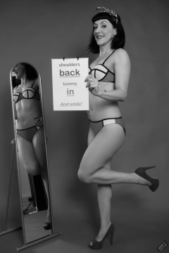 Alyla pinup fitness shoot