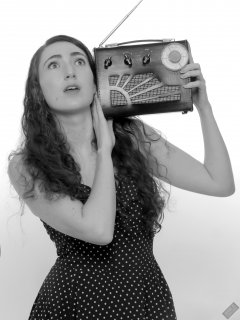 2024-04-07 Estella Rose - with Roamer Ten radio, modelling her own retro blue polka dot dress