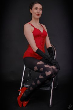 2026-02-07 Estella-Rose matching red bra, under bust corset and control briefs worn as hot pants