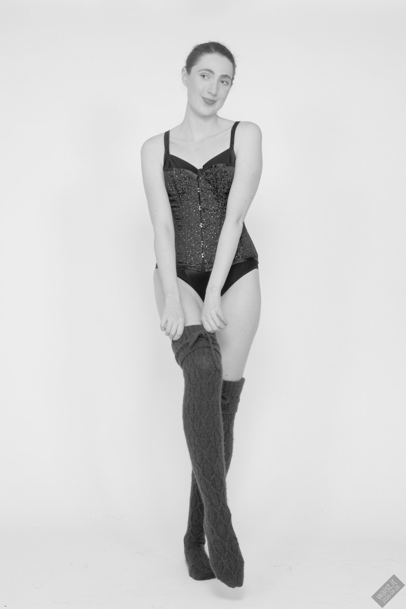 2026-09-26 Estella-Rose in maroon Vollers corset. duo woollens shoot