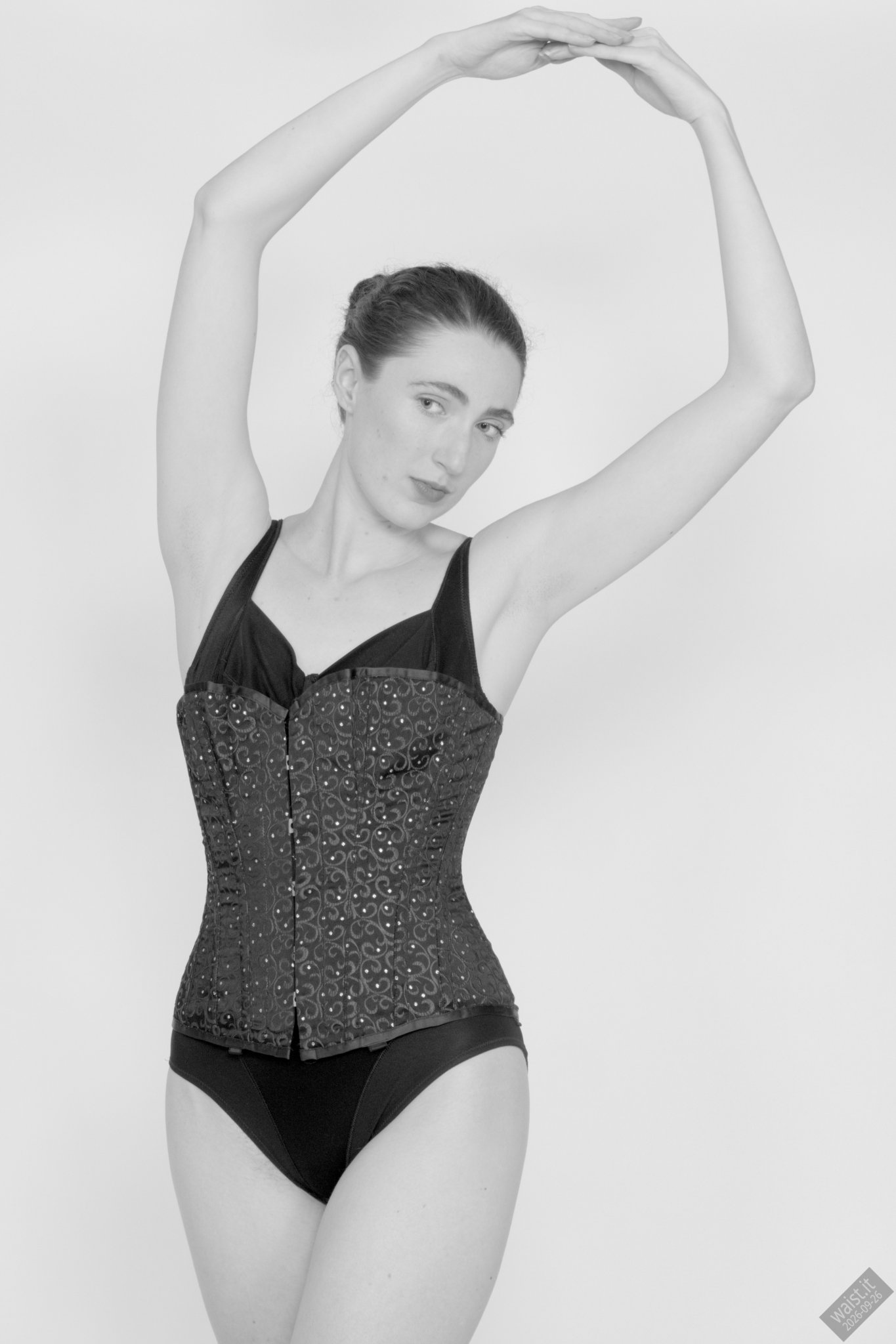 2026-09-26 Estella-Rose in maroon Vollers corset. duo woollens shoot