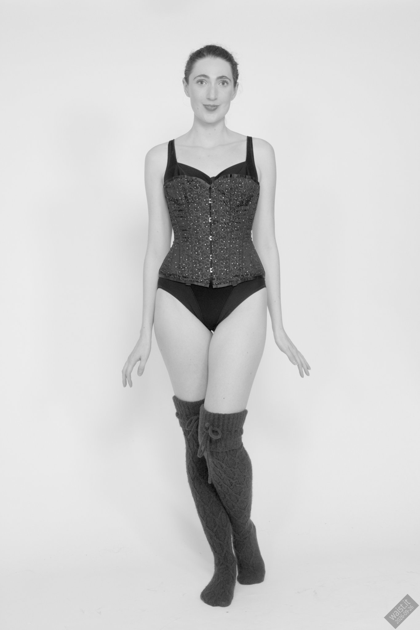 2026-09-26 Estella-Rose in maroon Vollers corset. duo woollens shoot