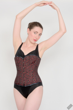 2026-09-26 Estella-Rose in maroon Vollers corset. duo woollens shoot