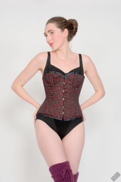 2026-09-26 Estella-Rose in maroon Vollers corset. duo woollens shoot