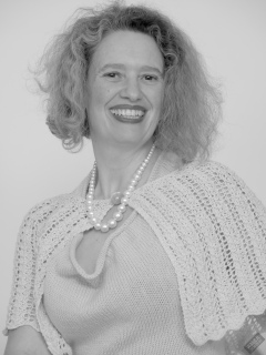 2026-09-26 Chiara duo woollens shoot