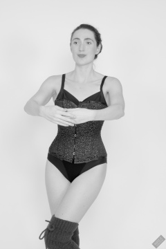 2026-09-26 Estella-Rose in maroon Vollers corset. duo woollens shoot