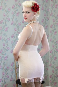 influences: Glamour peach corselette by What Katie Did 1851-p