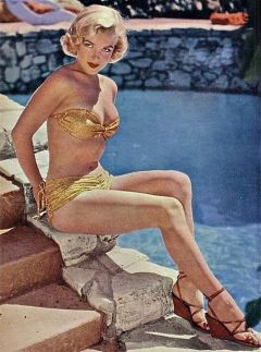 influences: Marilyn Monroe in a bikini