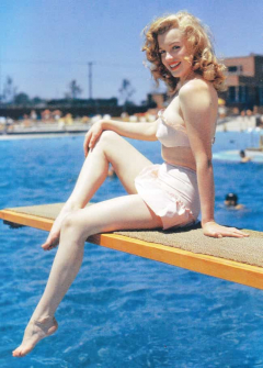 influences: Marilyn Monroe in a bikini