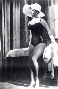 influences: Sophia Loren in tight corset