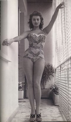 influences: Sophia Loren swimsuit