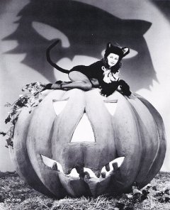 Halloween pinup