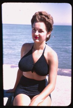 1950s amateur model in swimwear (slide)
