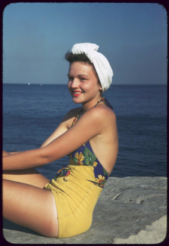 1950s amateur model in swimwear (slide)
