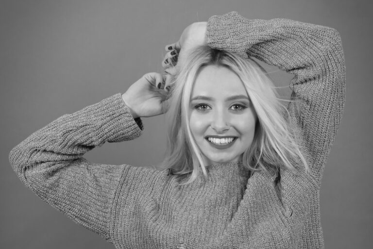 Domii in black and white