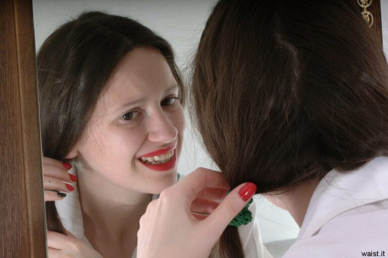 Chiara various retro outfits