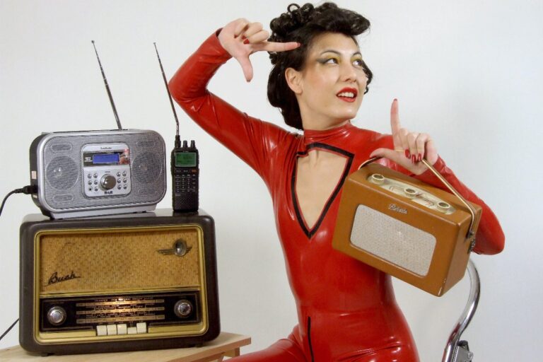 Onna – the Futureverse in Retrovision