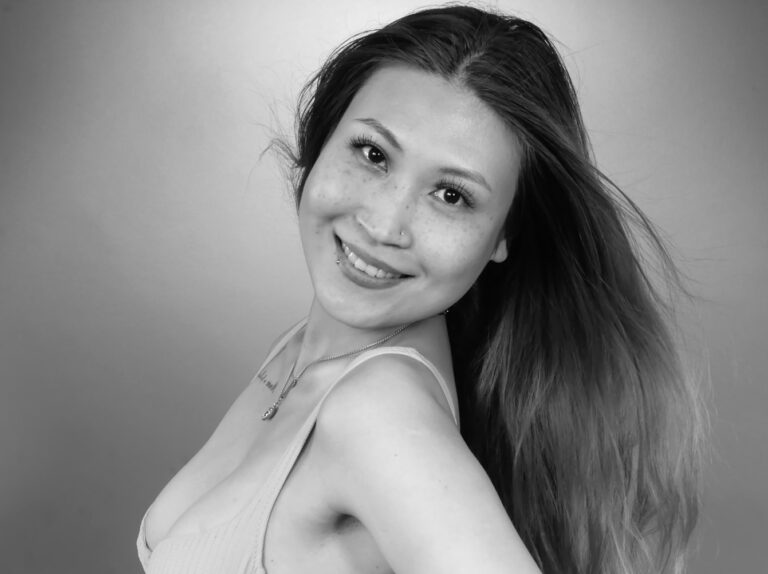 Ajara and Laura pinup and retro fitness