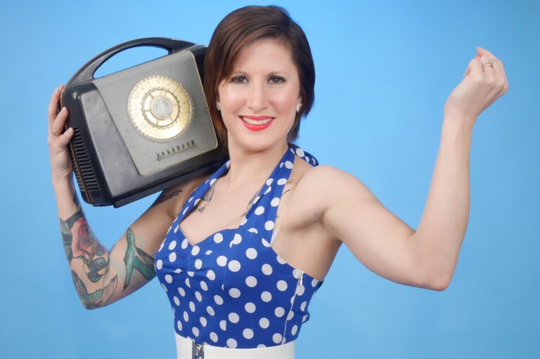 Lexy EA Jones pinup fitness shoot